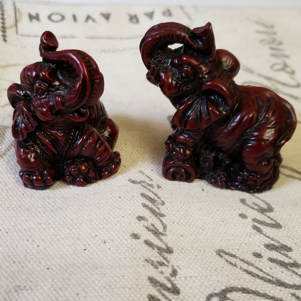 Rare vintage 2 piece lot of elephants, EUC, lots